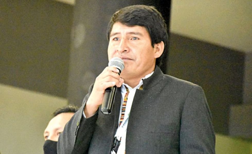 Gobernador de Chuquisaca muestra notable mejoría tras accidente