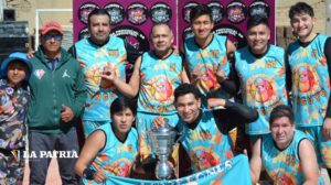 Campeones del baloncesto provincial en Yunguyo