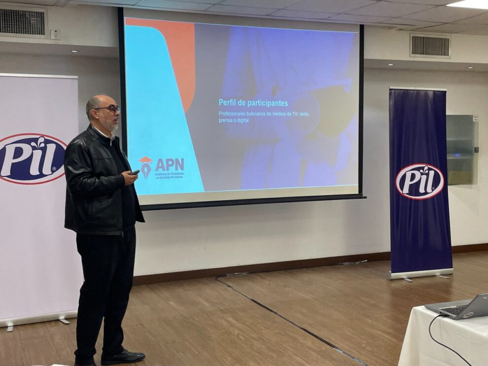 Taller de Periodismo en Nutrición presentado por Daniel Aguilar Cabrera