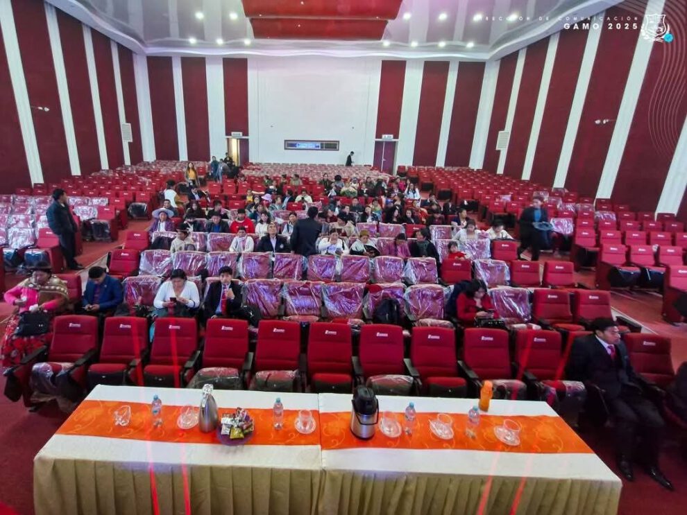 falsificación de documentos en el Teatro Municipal