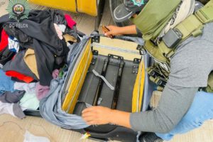 Cocaína oculta en maleta interceptada en Puerto Suárez