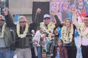 Andrónico Rodríguez ratifica a Mariana Prado como compañera de fórmula