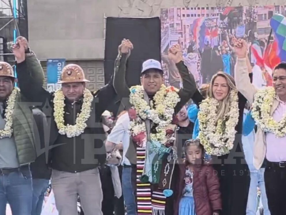 Andrónico Rodríguez ratifica a Mariana Prado como compañera de fórmula