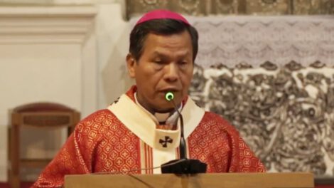 arzobispo de Santa Cruz instando a mantener la fe en tiempos difíciles