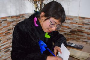 De lo crudo y el caos: poemario de Valentina Gonzales