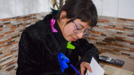 De lo crudo y el caos: poemario de Valentina Gonzales