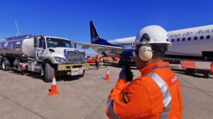 Abastecimiento de combustible para aviación en peligro por amenazas de bloqueo