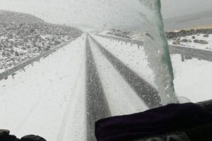 Intensas nevadas en Tambo Quemado afectan camiones de exportación