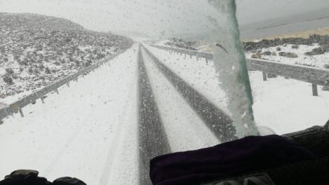 Intensas nevadas en Tambo Quemado afectan camiones de exportación