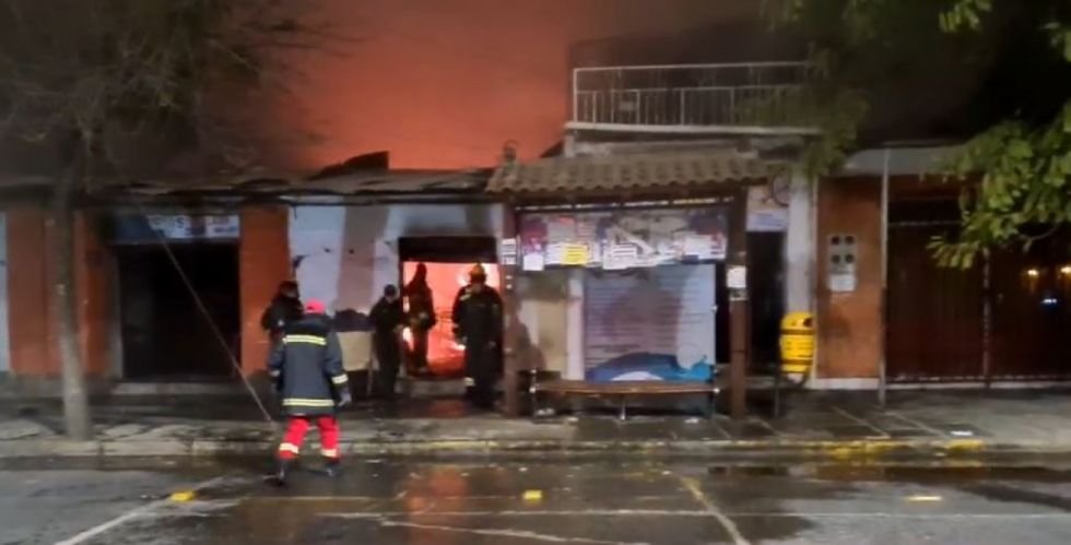 Incendio en Tarija controlado por bomberos