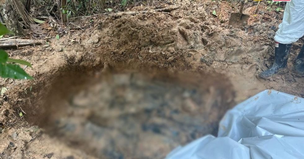 Hallan ocho cuerpos en fosa común en Colombia