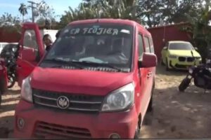 Negligencia en remolque de vehículo con menor dormida en Santa Cruz