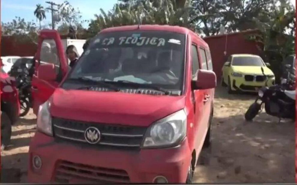 Negligencia en remolque de vehículo con menor dormida en Santa Cruz