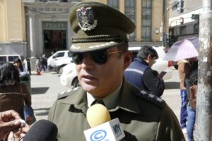 Capitán Ronald Canqui deja el cargo de jefe de Defensa al Consumidor