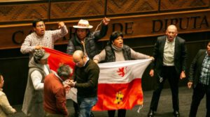 Protestas por contrato de litio