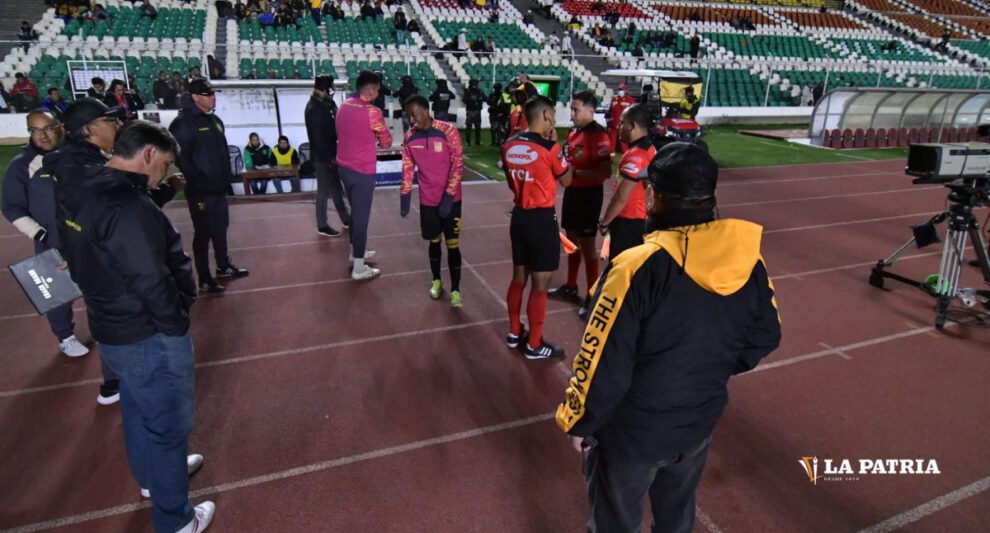 Bochorno en el partido entre The Strongest y CDT Real Oruro