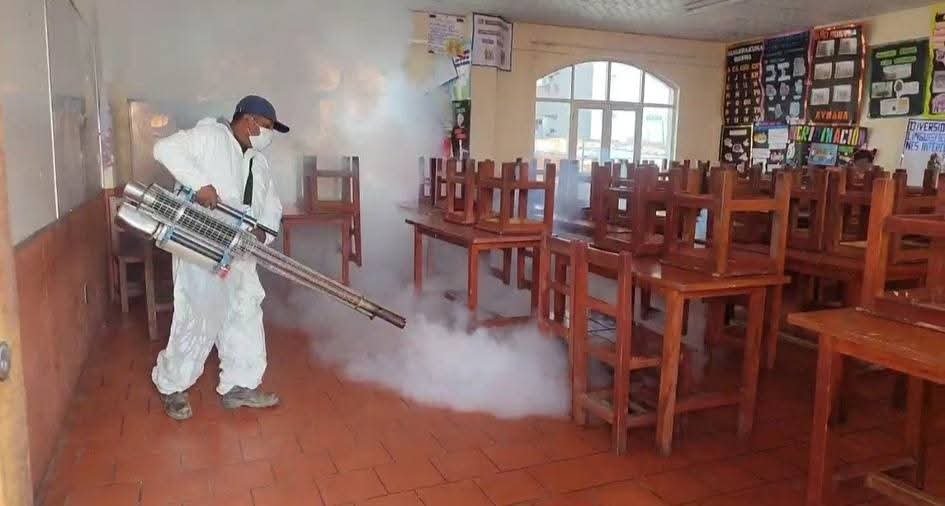 fumigación en escuelas para prevenir contagios