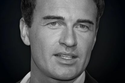 Julian McMahon, conocido por interpretar a Doctor Doom