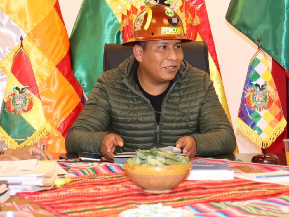 posición de Prado respecto a Morales