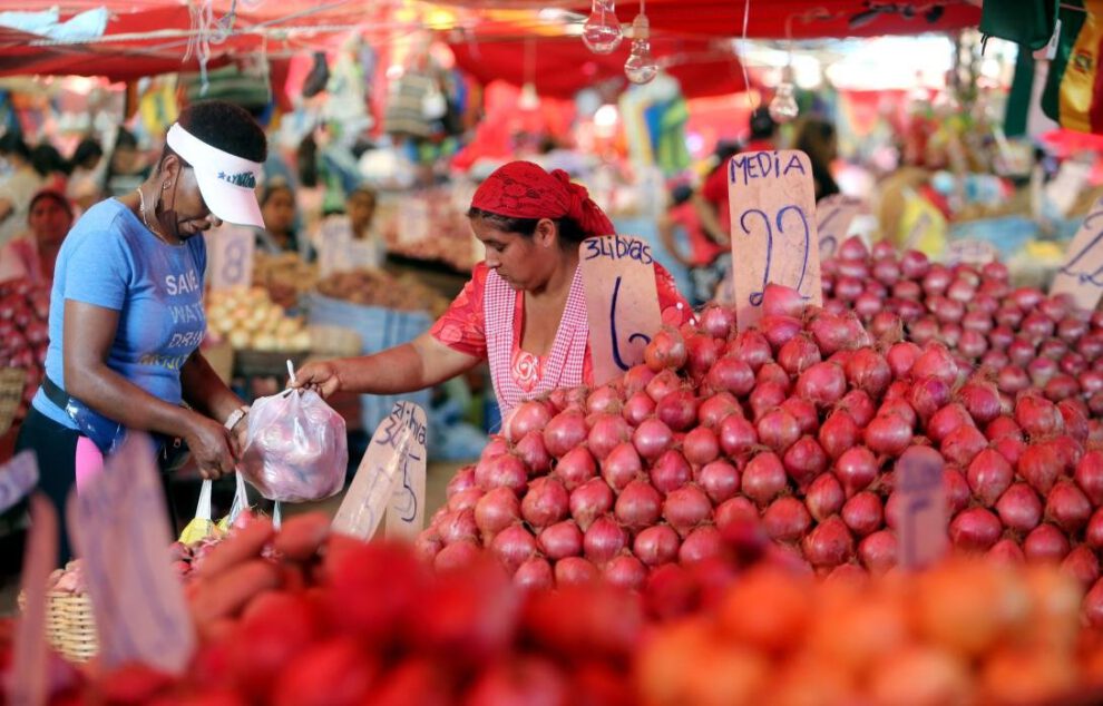 Inflación en Bolivia: precios de la carne, papa y cebolla suben en junio
