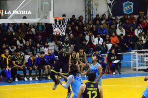 Carl A-Z vs CAN en la Libobásquet