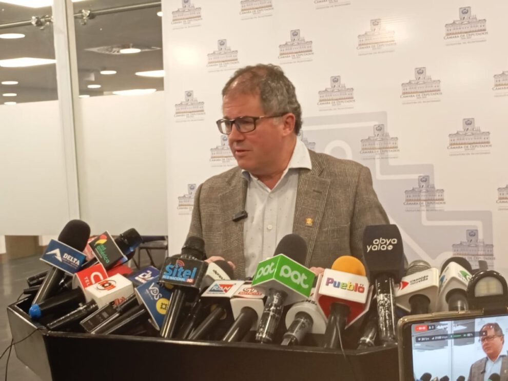 Debate presidencial con Miguel Roca y propuestas de Manfred Reyes Villa