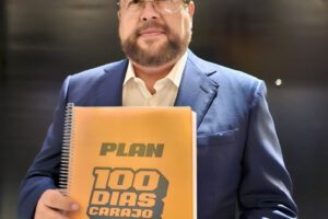 Samuel Doria Medina en el primer debate presidencial