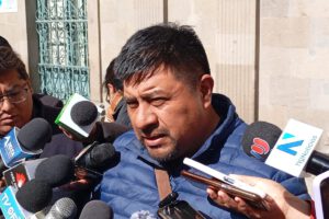 Ministro Yamil Flores defiende a Del Castillo como candidato viable