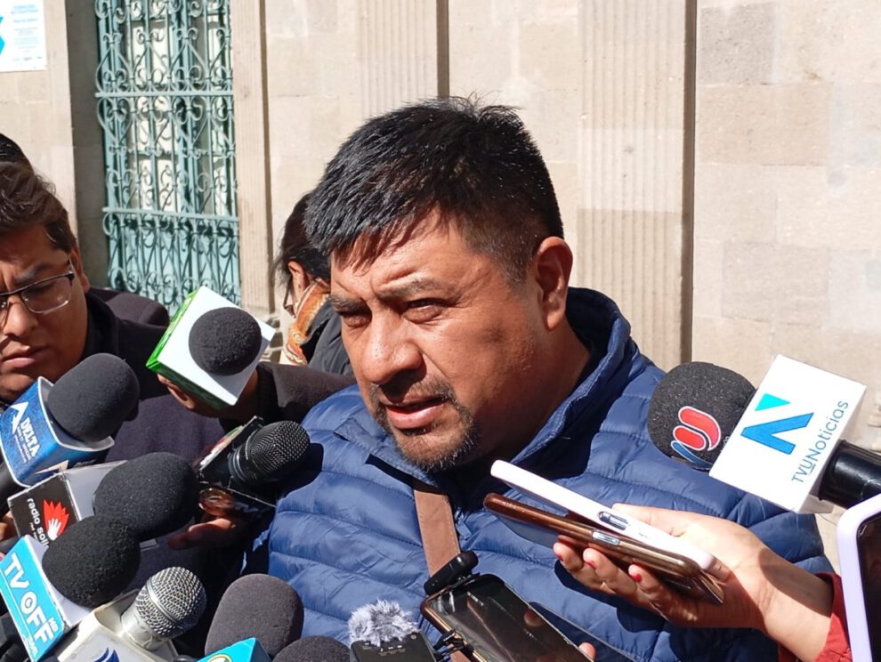 Ministro Yamil Flores defiende a Del Castillo como candidato viable