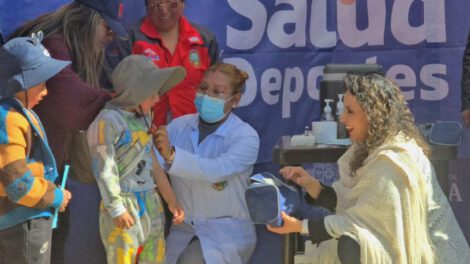 Campañas de prevención del sarampión en Bolivia