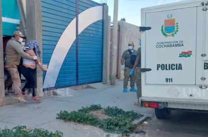 mujer apuñala a su esposo en Cochabamba