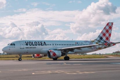Hombre muere tras ser succionado por motor de avión en aeropuerto de Italia