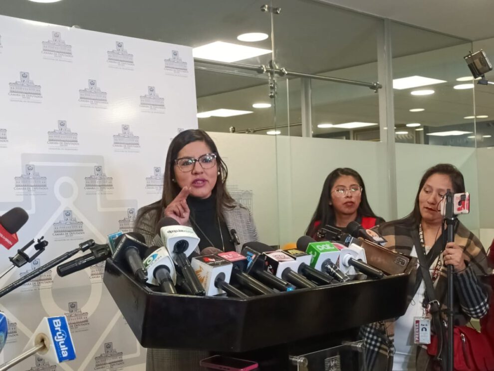 Contrato con transnacional rusa en Bolivia