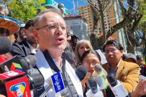 Jaime Dunn en contacto con los medios de comunicación