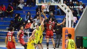 Libobásquet Nacional Potosí triunfa en partido polémico