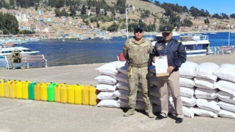 Armada Boliviana decomisa gasolina y maíz en operativos fronterizos