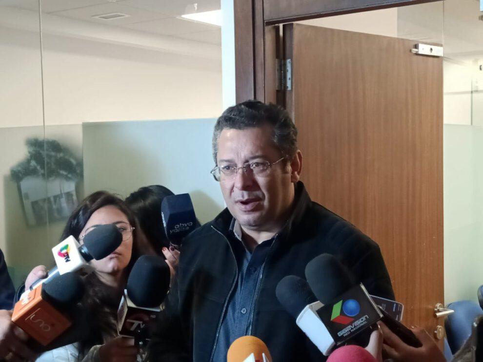 Rechazo a créditos en la Asamblea Legislativa por el diputado Whalty Egüez