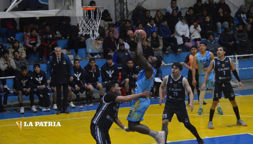 Club Atlético Nacional celebra su primera victoria en Libobásquet