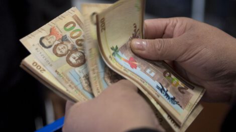 Distribución de billetes falsos en Santa Cruz