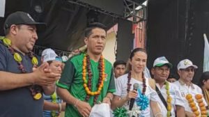 Andrónico Rodríguez y Mariana Prado inaugurando casa de campaña en medio de disturbios en Yapacaní