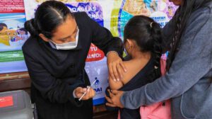 Vacunación contra sarampión se amplia hasta los 14 años