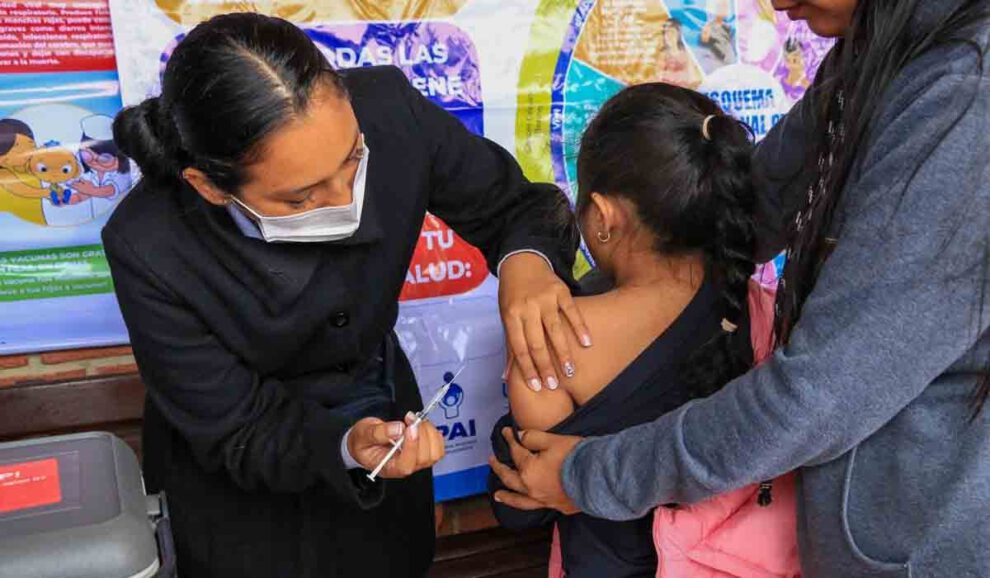 Vacunación contra sarampión se amplia hasta los 14 años