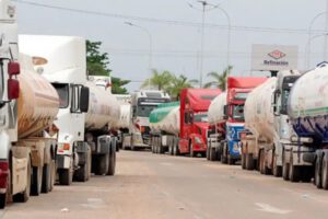 Filas por diésel en Bolivia