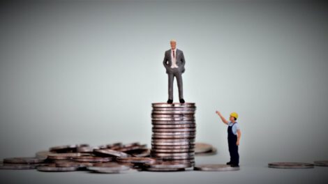 Desigualdad económica impacta nuestra felicidad y bienestar espiritual