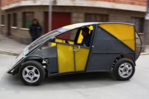 Katari MRC5, auto eléctrico de la UPEA con baterías de litio