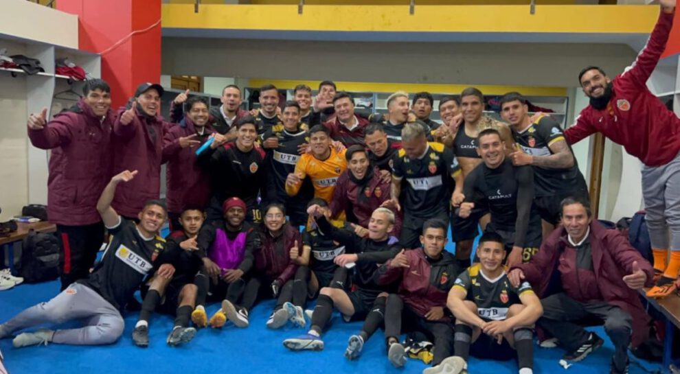 CDT Real Oruro celebra su victoria en la Villa Imperial