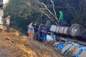 Accidente de tráiler en ruta Bioceánica