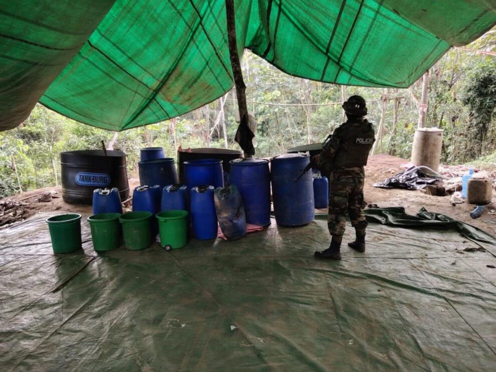 Desmantelan fábricas de cocaína en Villa Tunari