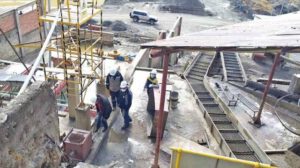Creación de empresas mineras que generan divisas para el país