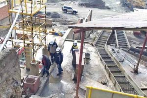 Creación de empresas mineras que generan divisas para el país